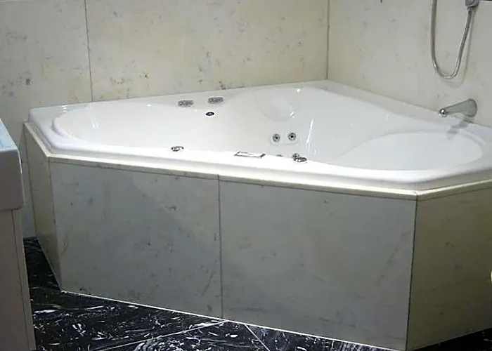 高尔夫球场路度假屋旅馆 4*